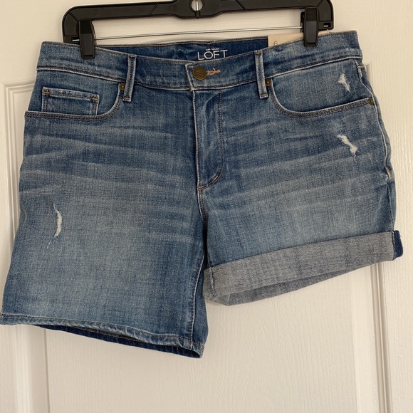 Light blue wash cuffed denim short - Picture 3 of 5